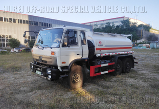 Dongfeng ຂັບລົດຫົກລໍ້ EQ2102 refueling truck_6 m cubic meters off-road refueling truck_190 horsepower ແຫ່ງຊາດສີ່ refueling truck