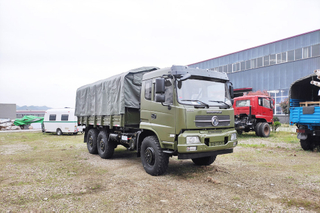 Dongfeng ຫົກ -wheel ຂັບລົດໄປທີ່ລົດບັນທຸກ